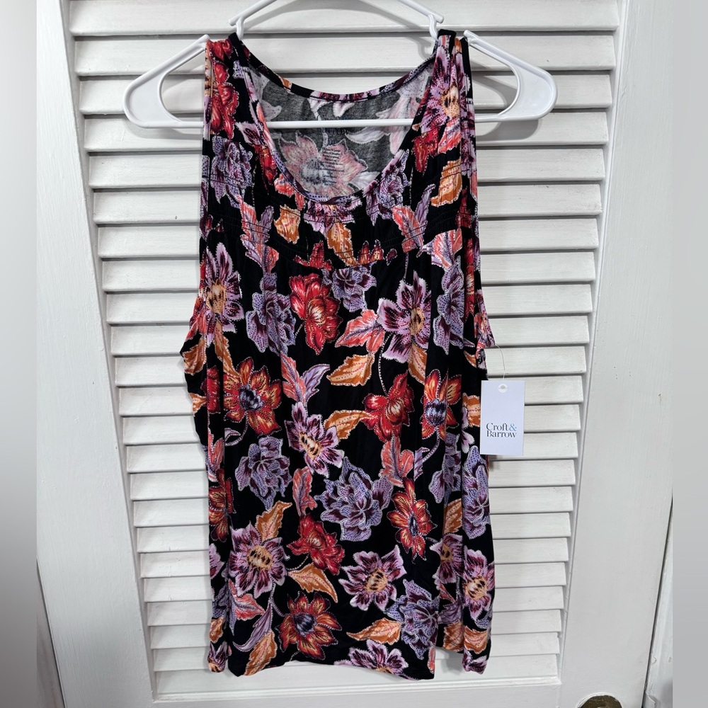 NWT XXL Croft and Barrow black tank top with flowers